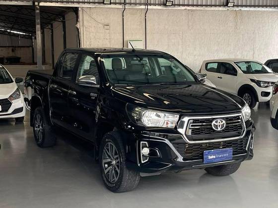 TOYOTA HILUX 2.7 SR 4X2 CD 16V FLEX 4P AUTOMÁTICO TOYOTA HILUX 2.7 SR 4X2 CD 16V FLEX 4P AUTOMÁTICO